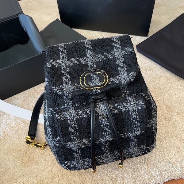 

22f/w french womens tweed backpack bags gold metal hardware matelasse chain crossbody large capacity purse outdoor trends designer saoche ha