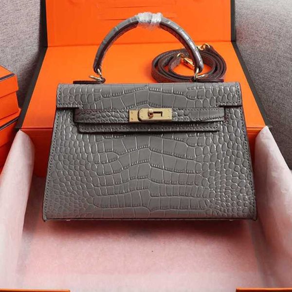 

outlet bag classic family bags woman hands high h second generation mini crocodile one kellies shoulder messenger 5k49