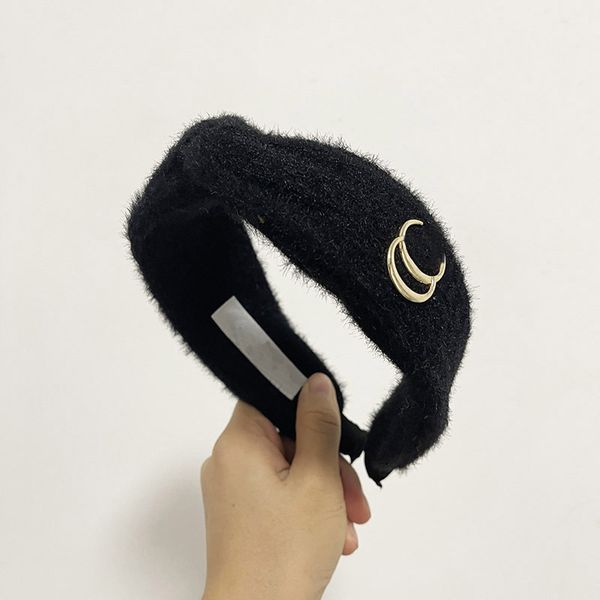 

designers autumn and winter style high-end quality headband fashion designer hairpin korean cloth headwear big g plush letter hair hoop love, Golden;silver