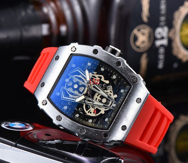

2022 aaa new luxury men's watch leisure automatic calendar sports quartz timing, Slivery;brown