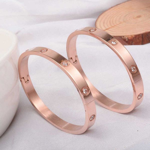 

designer classic c home diamond inlaid stainless steel bracelet with lettering inside ten diamonds simple small fresh couple 18k gold titani, Black