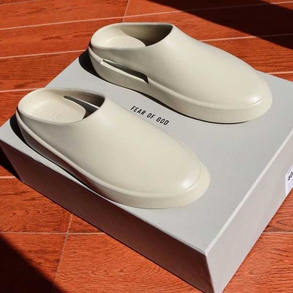 

designer fog slippers adilette 2023 slides men women fashion shoes outdoor sandals summer massage pantoufle black boosts slipper summer beac