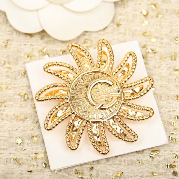 

2023 luxury quality charm brooch in 18k gold plated have box stamp ps7464a, Gray