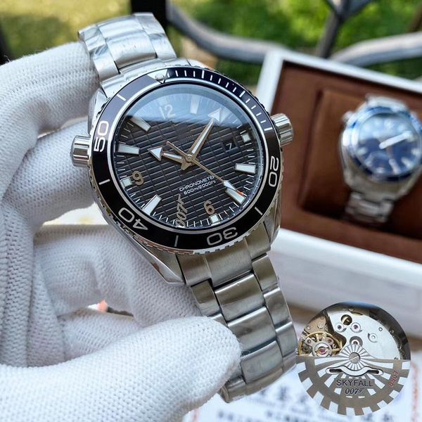 

2023 u1 grade aaa new mens automatic mechanical watch diver sky 007 limited edition stainless steel red black blue bezel wristwatches back m, Slivery;brown