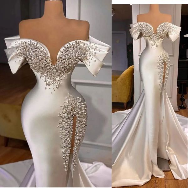 

2023 vintage mermaid wedding dresses crystal beads pearls off shoulder illusion short sleeves bridal gowns chapel train satin side split rob, White