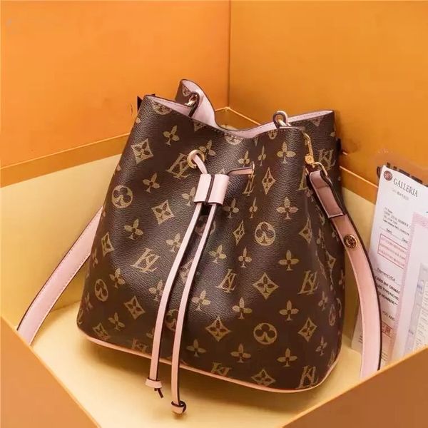 

2022 vuitton women messenger bag classic luxurys designers fashion womens bags lady totes handbags speedy with key shoulder strap dust handb