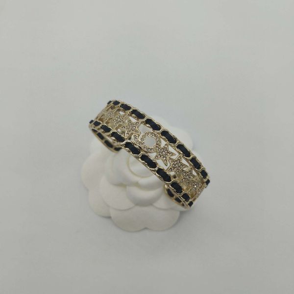 

2023 luxury quality charm punk bangle bracelet with diamond and black genuine leather in 18k gold plated have box stamp ps7480a