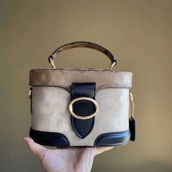 

shoulder bags 2022 new women designer trail contrast cowhide flap box cosmetic riveted one crossbody handbag