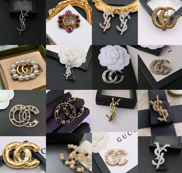 

mixed random send letter pins luxury brand designer brooches women rhinestone leather tassel brooch suit pin wedding party jewelry accessori, Gray