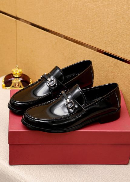 

2023 new mens dress shoes fashion genuine leather formal business flats classic casual snakeskin loafers men's brand wedding business o, Black