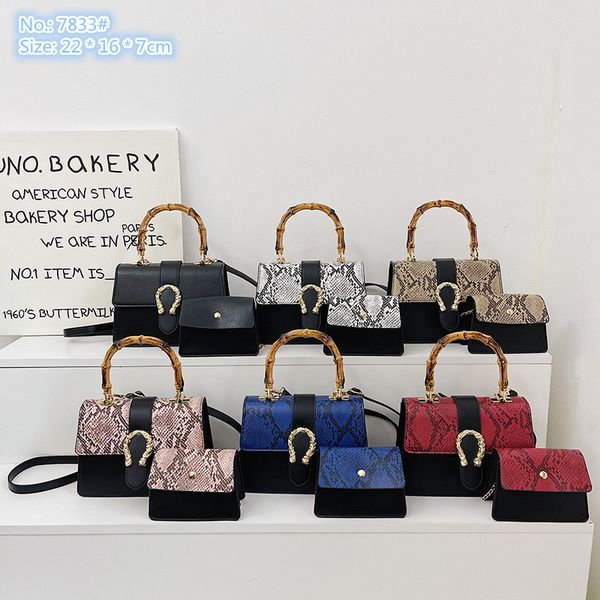 

wholesale factory ladies shoulder bags 6 color street personality two-piece printed handbag retro snake chain bag popular contrast leather b