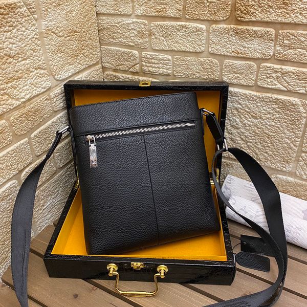 

ladies handbag designer purse men luxury bag chain strap inner compartment leather fashion classic size 24-28-5cm, Red;black