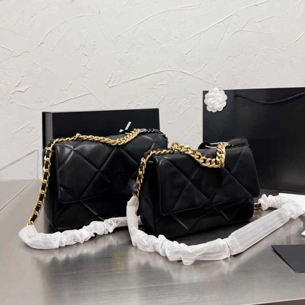 

2022 new leisure leather 19 series woven large lattice small xiangfeng ling chain bag messenger women's bag