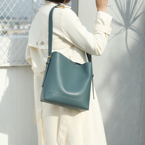 

womens messenger bag fashion luxurys designers bags men bag mens shoulder lady totes purse handbags crossbody backpack wallet 40717 sac a74