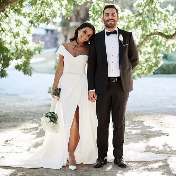 

2023 boho wedding dresses bridal gown off the shoulder short sleeves side slit satin ruched pleats sweep train a line custom made plus size, White
