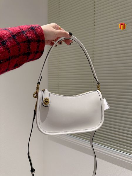 

2022 black and white classic beauty watch women's bag is the first choice