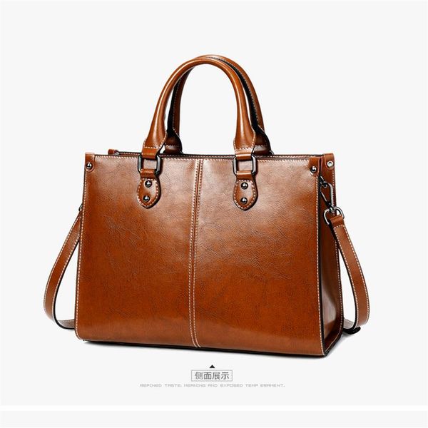 

2021 women's handbag messenger bag style outdoor leisure fashion high-quality cowhide bag single shoulder bag suitable for a2311