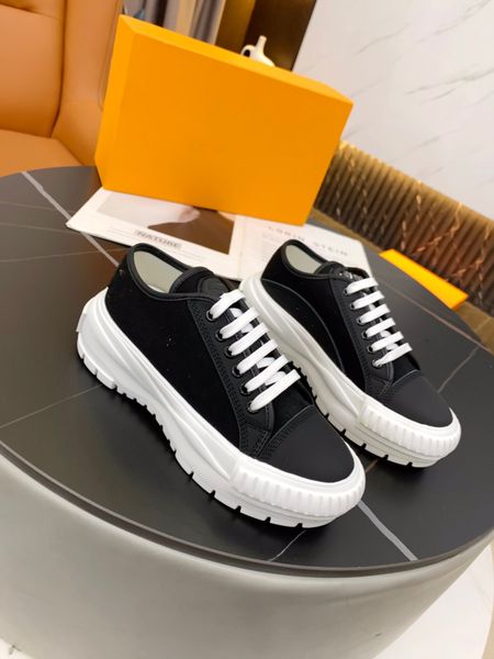 

designer flat sneaker virgil trainer casual shoes denim canvas leather white green red blue letter overlays fashion platform 0629, Black