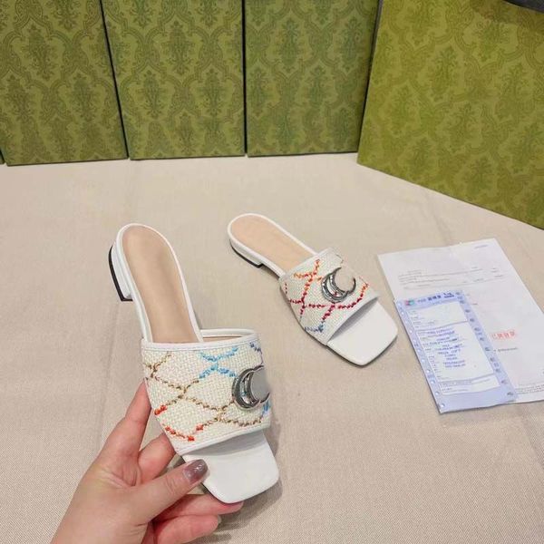 

2022 new fashion sandals slipper foam runners bags designer women rubber patent leather it is a kind of shoes that can be matched with cloth, Black