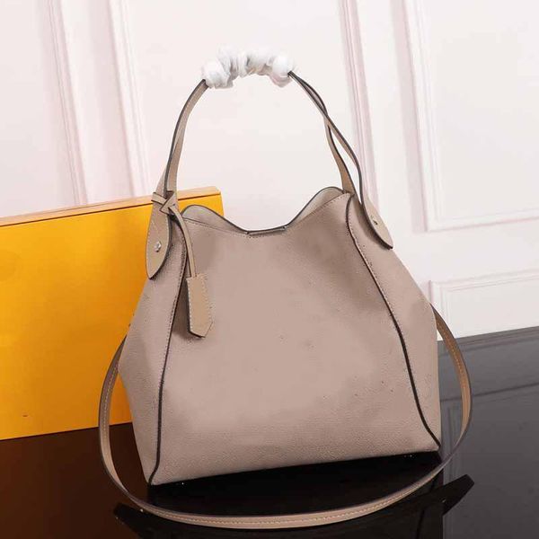 

a-62 genuine leather fashion chain shoulder bags large capacity perforated calf leather classic flower handbags removable zip pocket