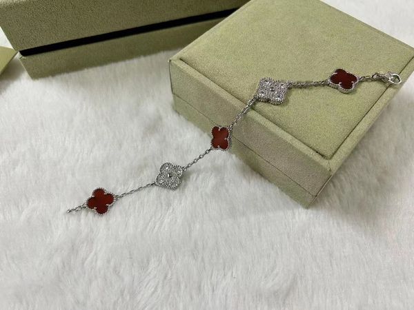 diamant rouge argenté