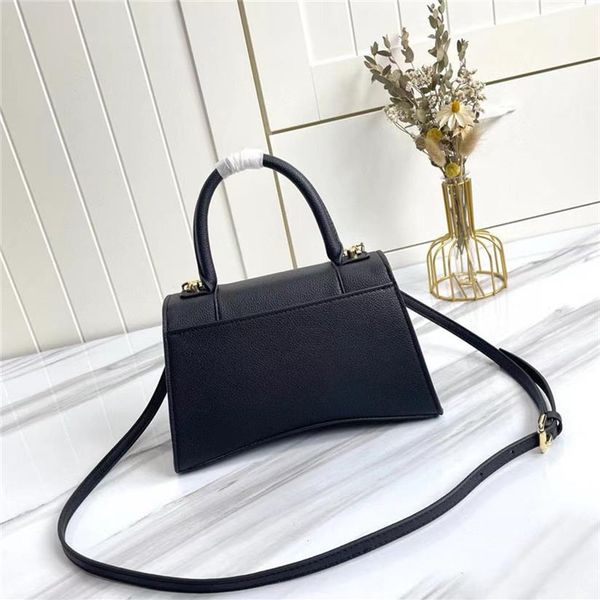 

2021 genuine leather luxury designer handbag women's fashion classic one shoulder portable bag plain300f
