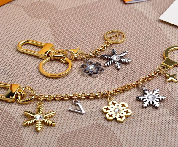 

silver stylish keychain luxury designer snowflake keys pendant key buckle classic letter metal chain keychains bag or7231006, Slivery;golden