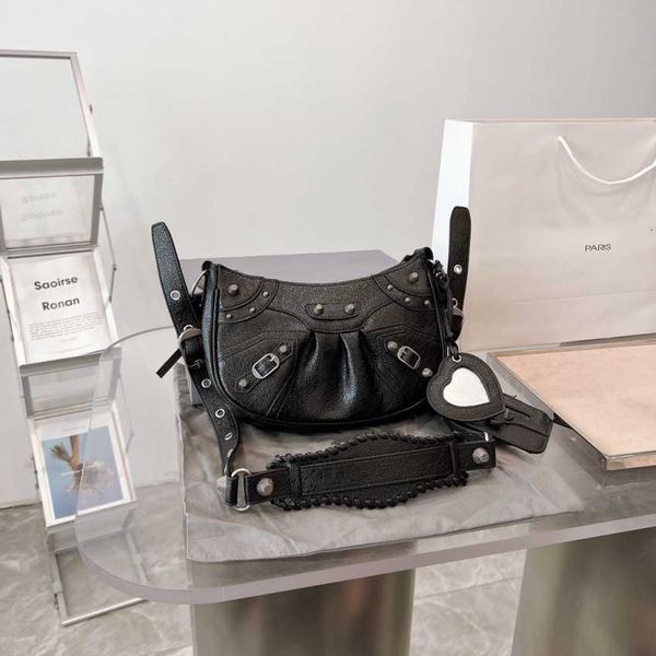 

designers motorcycle handbags crossbody mens womens large totes real leather shoulder bag rivet trend fashions purses with love mirror