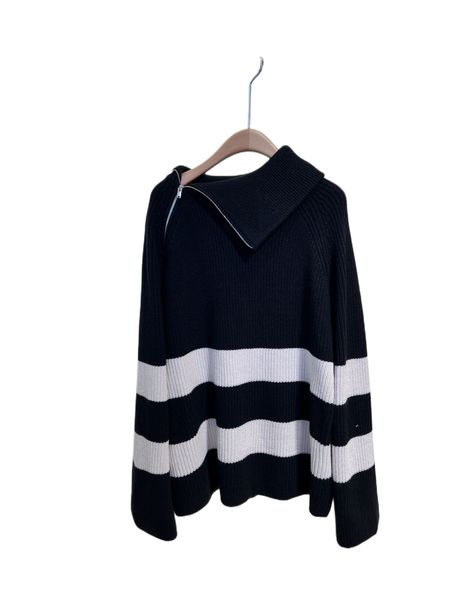 

the latest style of slant zipper sweater in autumn and winter, White;black