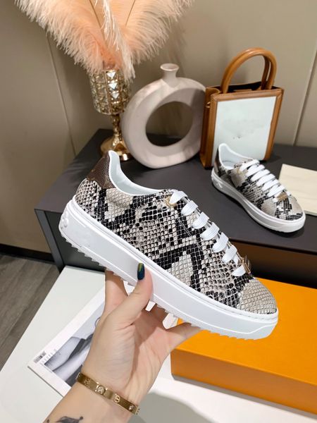 

luxury designer woman's shoe leather lace up men fashion platform sneakers white black mens womens casual shoes 0613