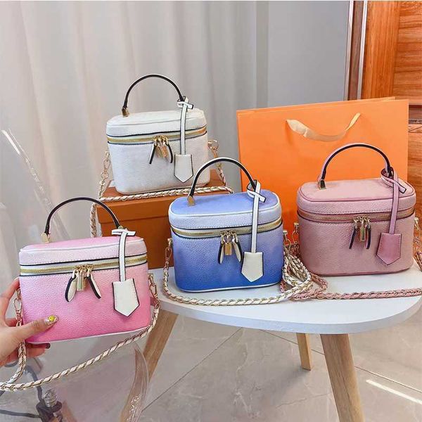 

2023 fashion cosmetic bag travel bag vintage bag designer personalized lovely feminine weekend traveler bags top