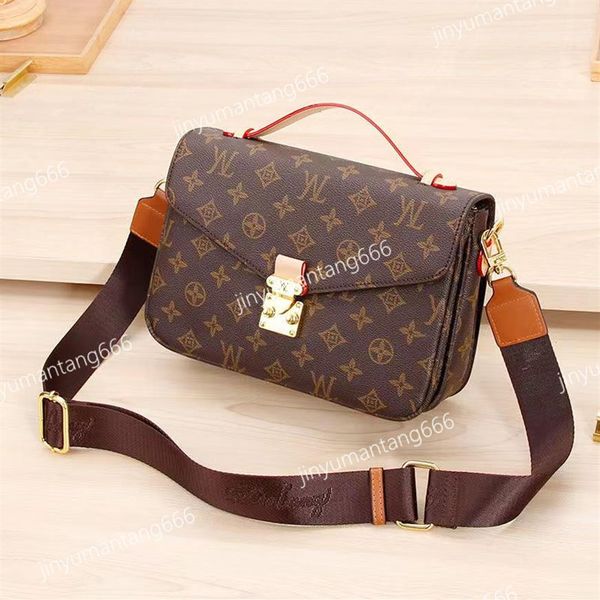 

luxurys bag designers women handbag messenger oxidizing leather elegant shoulder viutonitys bags crossbody shopping tote 2022282m