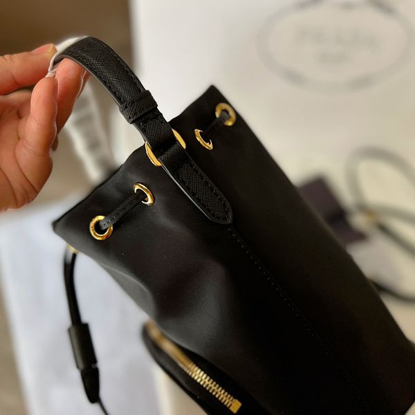 

22ss designer evening bags lady famous design casual practical large capacity plain bucket handbags womens coin purse