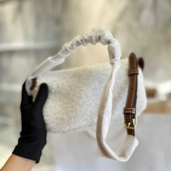 

shoulder bags designer bag womens handbag plush underarm luxury bag cute tote bag furry crossbody bags lady purse wallet 221019
