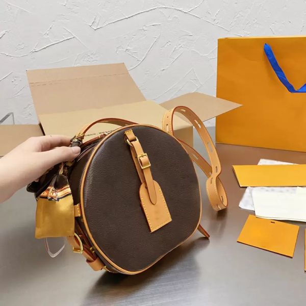 

tote designers bags womens classic old flower shoulder handbags round cake with silk scarf leather full package pattern fashion luxurys
