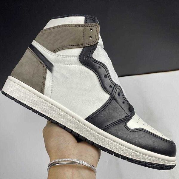 

2022 new basketball jumpman 1s university blue designer sneakers dark mocha electro orange military unc light smoke grey hyper chicago paten, Black
