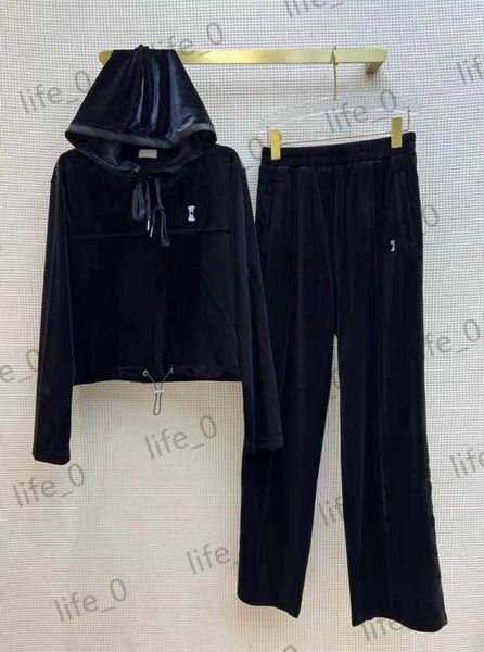 

designer womens velvet casual two pieces pants printed drawstring hoodie sweatshirts elastic waist wide-waisted trousers brand woman tracksu, White