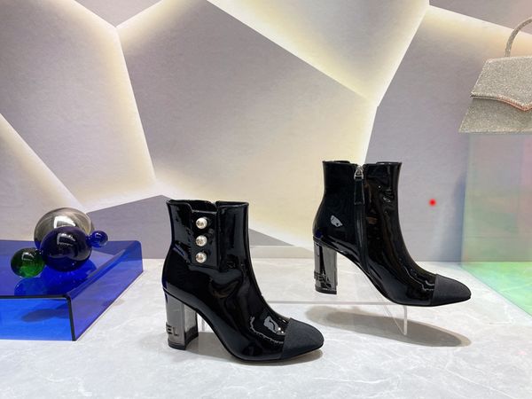 

womens boots luxury designer shoes rockoko black leather biker shoe with stretch fabric original ff logo -n080