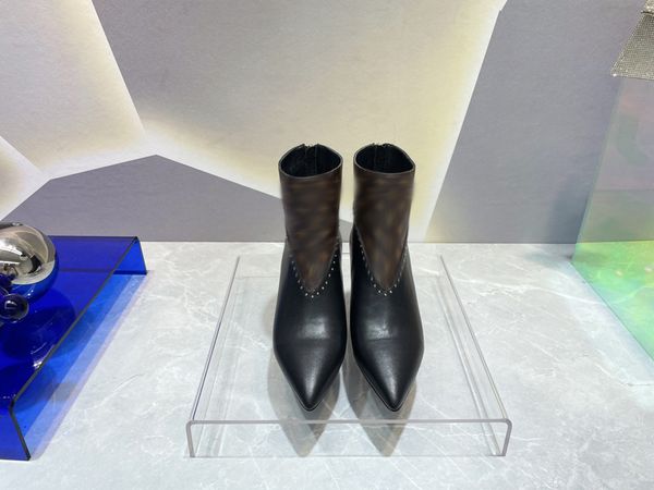 

2023 women shoes designer boots desert boot flamingos love arrow real leather medal coarse non-slip winter shoe size eu35-40 -l072, Black