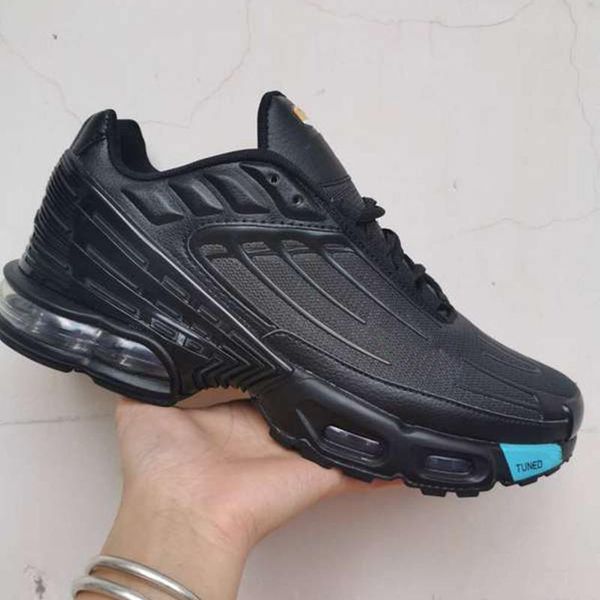 

2022 mens tn 3 plus tuned iii running shoes tn3 trainers noir triple black wolf grey blanche white blue nebula sneakers size 40-46