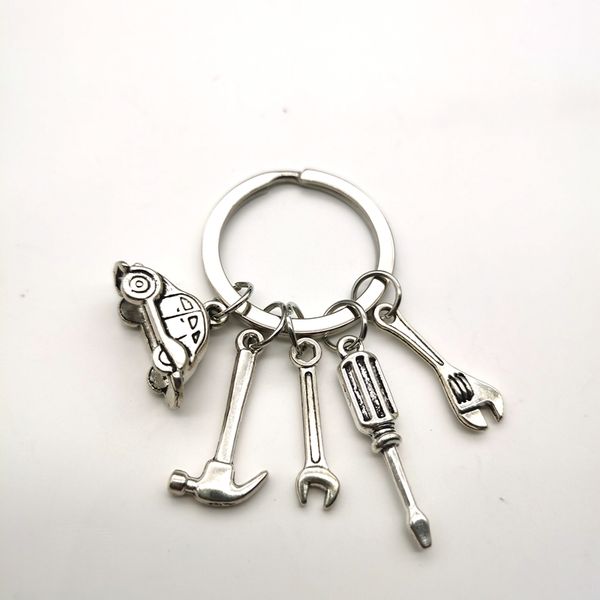 

key rings fashion mechanic keychain father 39s day gift car tool souvenir new handmade chains drop delivery 2022 smtx6, Slivery;golden