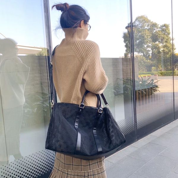 

waterproof travel bag men/women designer fitness handbag leather shoulder business large tote luggage bag girls boys luxurys backpacks 45 55