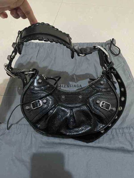 

balencaigahandbag xs le cagole rivet three in one dumpling bag crescent locomotive bag female