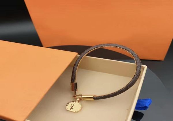 

leather striped bracelet designer bracelet magnetic buckle luxury charm jewelry ladies mens stainless steel three layer vacuum pla9854741, Golden;silver