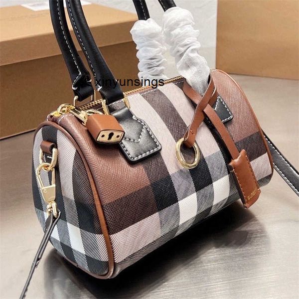 

designer luxury burbrerity bags for women brown crossbody handbags vintage burbrery leather wallet paris plaid the totes bag fashion purses
