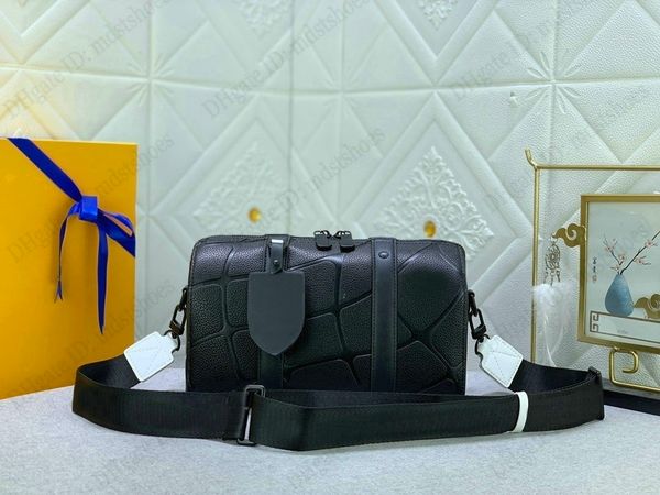 

2022 world cup city keep bag m21543 football embossed pattern taurillon leather designers mens shoulder bag crossbody