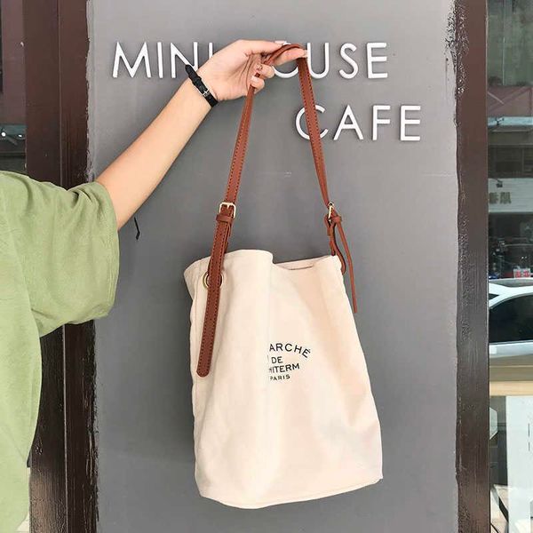 

2022 south korea dongdaemun new splicing canvas hbp one shoulder bag ins leisure versatile messenger letter canvas bag f9ss, Black