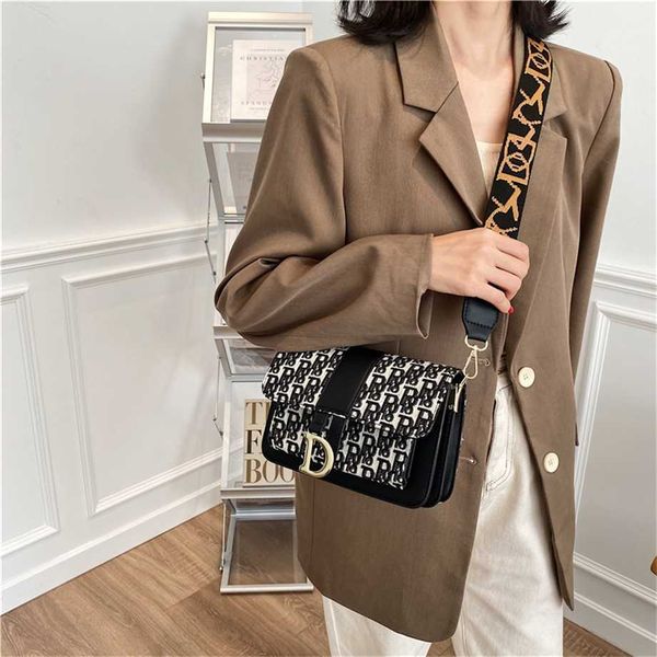 

handbag texture one shoulder women's fashion messenger small square bag purse