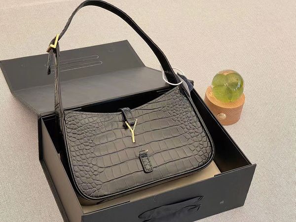 

luxury designer shoulder bag women's crossbody leather handbag underarm bag slanted portable crocodile pattern gold buckle hobo bags