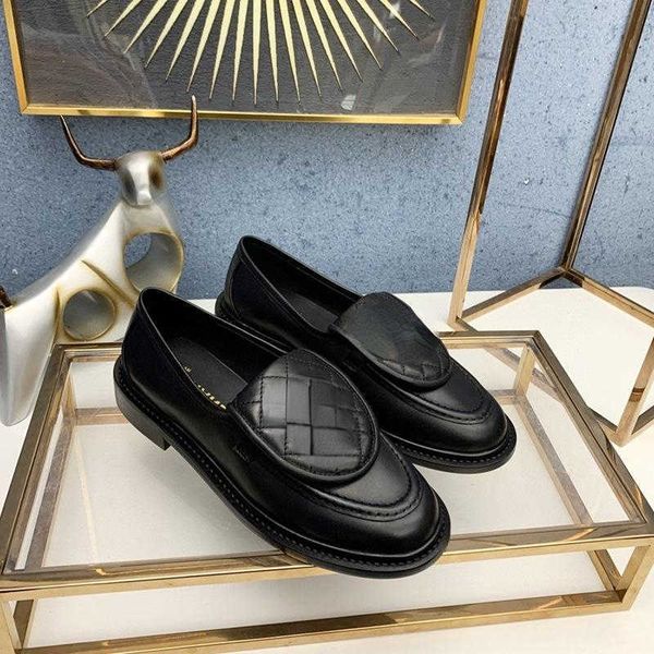 

brand casual shoes single 2022 autumn and winter new slim and versatile small leather shoes thick heel women's, Black